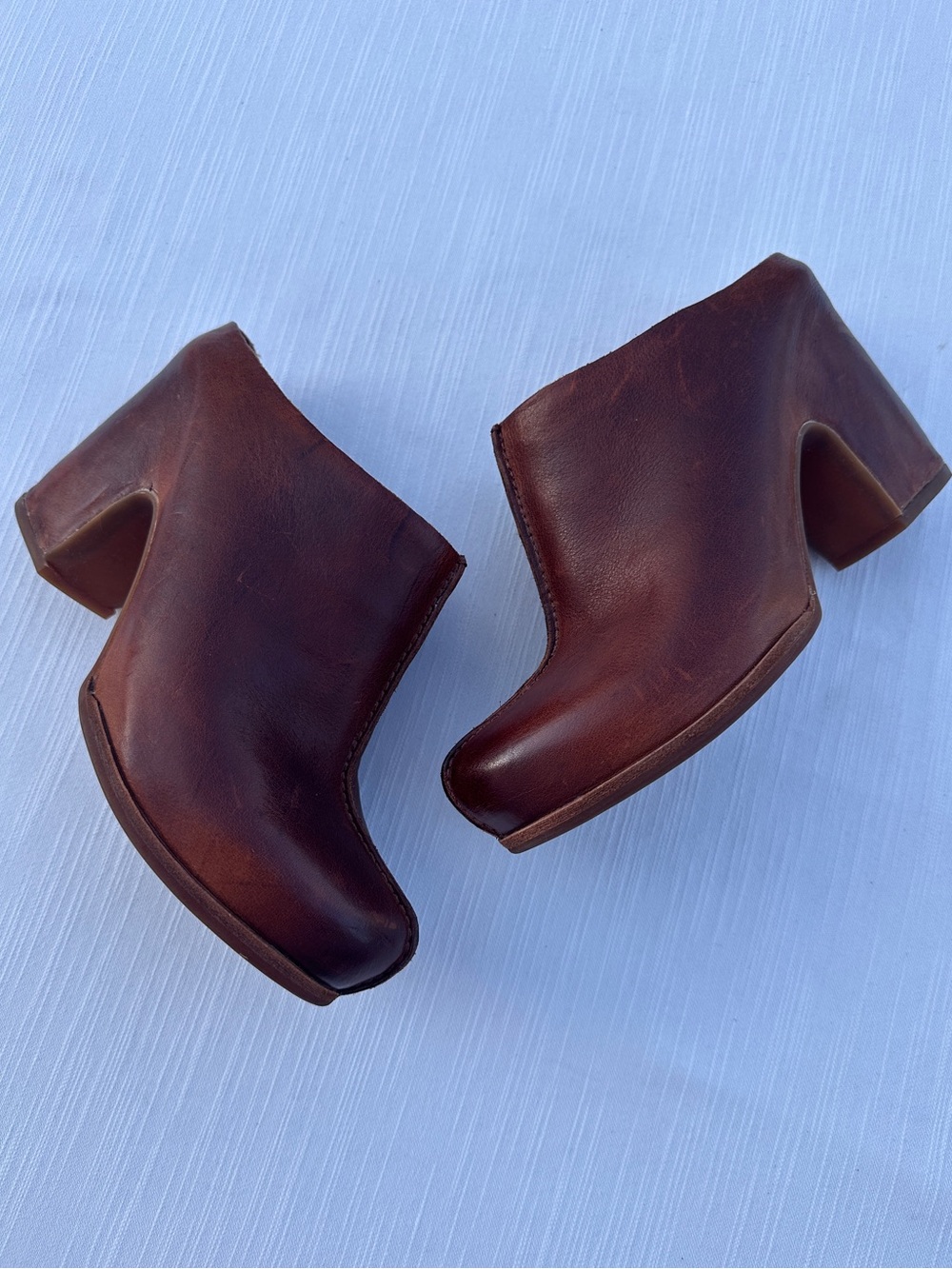 Kork-Ease Sagano Leather Heeled Mule Clogs in Rum Brown | 8